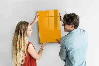 Magnetická kresliaca tabuľa v zlatožltej farbe