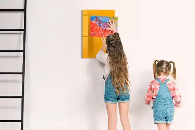 Magnetická kresliaca tabuľa v zlatožltej farbe