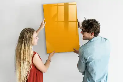 Magnetická kresliaca tabuľa v zlatožltej farbe