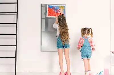 Magnetická kresliaca tabuľa v kovovom lesku