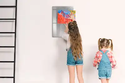 Magnetická kresliaca tabuľa v kovovom lesku