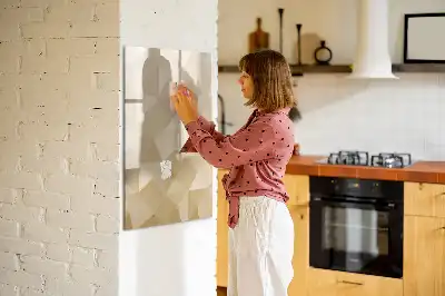 Magnetická kresliaca tabuľa s motívom abstrakcie trojuholníkov