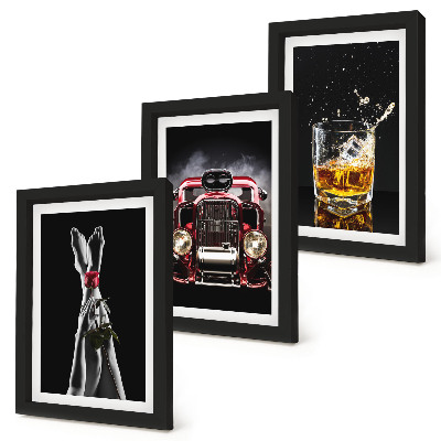 Triptych v ráme Ženské nohy s ružou, starým autom a pohárom whisky