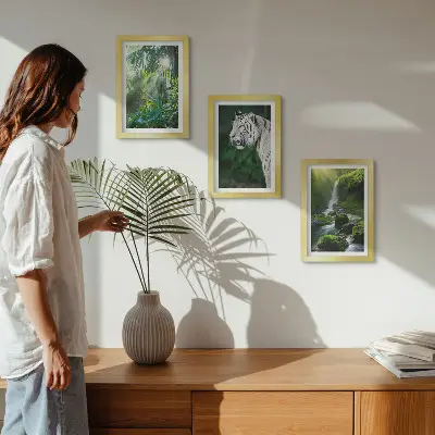 Džungľa s bielym tigrom a divokým vodopádom triptych v ráme