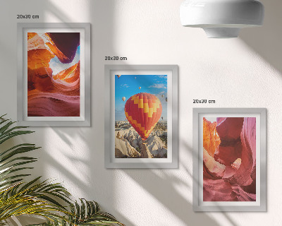 Triptych v ráme Krajina púštnych roklín a let balónom