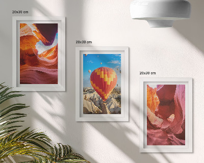 Triptych v ráme Krajina púštnych roklín a let balónom