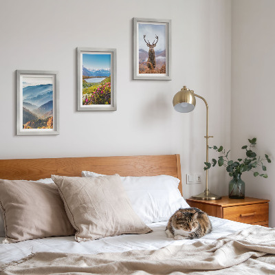 Triptych v ráme Horská krajina s jazerom a jeleňmi v prírode