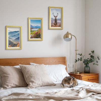 Triptych v ráme Horská krajina s jazerom a jeleňmi v prírode