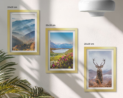 Triptych v ráme Horská krajina s jazerom a jeleňmi v prírode