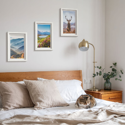 Triptych v ráme Horská krajina s jazerom a jeleňmi v prírode