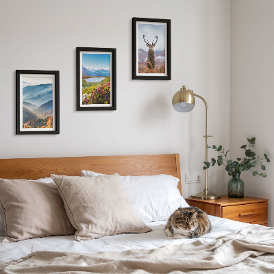 Triptych v ráme Horská krajina s jazerom a jeleňmi v prírode