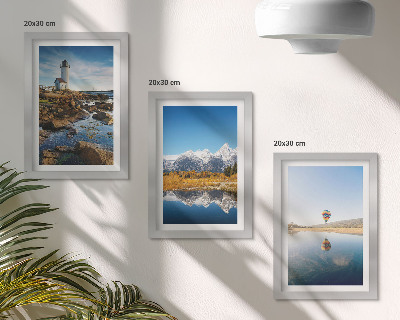 Triptych v ráme Výhľady na prírodu s majákom, horami, jazerom a balónom