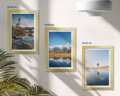 Triptych v ráme Výhľady na prírodu s majákom, horami, jazerom a balónom