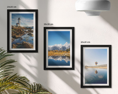 Triptych v ráme Výhľady na prírodu s majákom, horami, jazerom a balónom