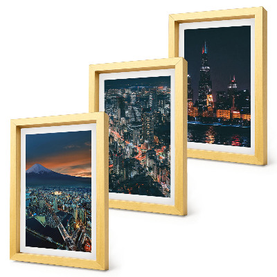 Triptych v ráme Výhľad na hory mesta v noci s mrakodrapmi