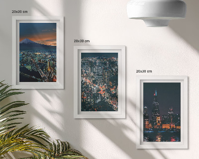 Triptych v ráme Výhľad na hory mesta v noci s mrakodrapmi