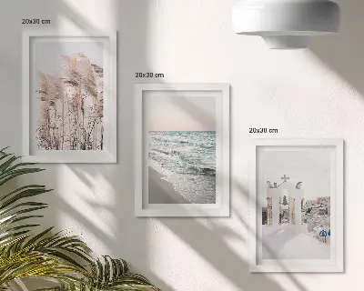 Triptych v ráme prímorské rastliny, morské vlny a výhľad na biele domy