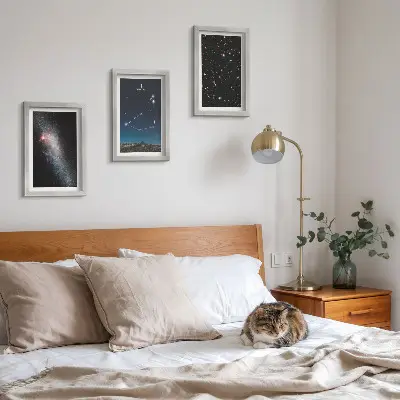 Galaxia a hviezdy v súhvezdí Kozorožca triptych v ráme