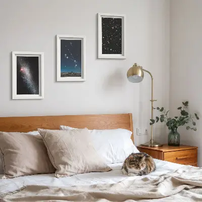 Kozmické krajiny galaxií a súhvezdia zverokruhu Baran triptych v ráme