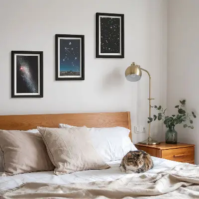 Vesmírna galaxia: súhvezdie Váhy na nočnej oblohe triptych v ráme