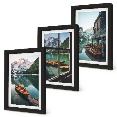 Triptych v ráme Pohľad na horské jazero s loďkami a domom pri vode