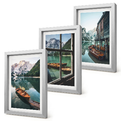 Triptych v ráme Pohľad na horské jazero s loďkami a domom pri vode