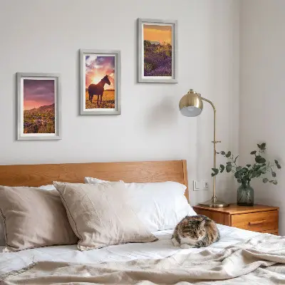Horská krajina s koňmi a levanduľovými poľami triptych v ráme