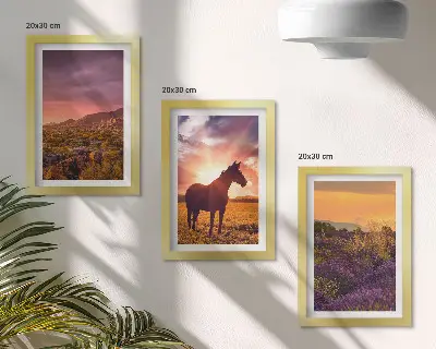 Horská krajina s koňmi a levanduľovými poľami triptych v ráme