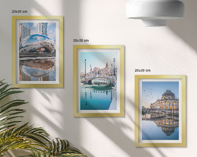Sada obrazov do obývačky Mestská architektúra odrážajúca sa vo vode