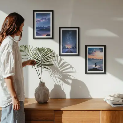 Nočná obloha, hory, krajiny v hmle a jelene triptych v ráme