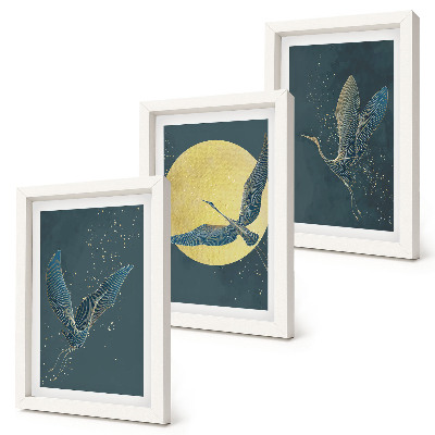 Triptych v ráme Žeriavy za letu na pozadí mesiaca a hviezd