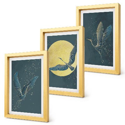Triptych v ráme Žeriavy za letu na pozadí mesiaca a hviezd