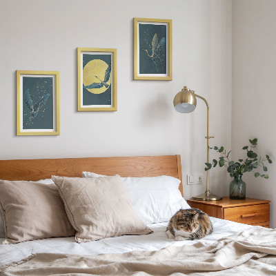 Triptych v ráme Žeriavy za letu na pozadí mesiaca a hviezd