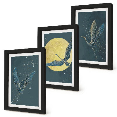 Triptych v ráme Žeriavy za letu na pozadí mesiaca a hviezd