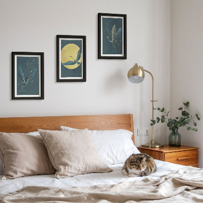 Triptych v ráme Žeriavy za letu na pozadí mesiaca a hviezd