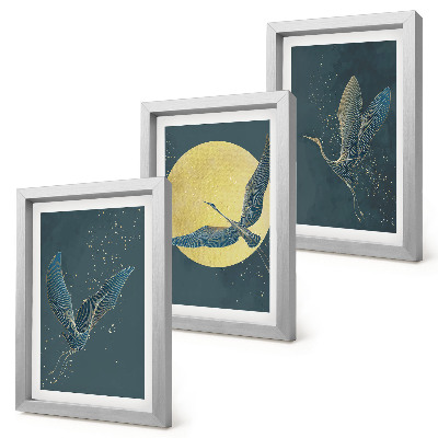 Triptych v ráme Žeriavy za letu na pozadí mesiaca a hviezd