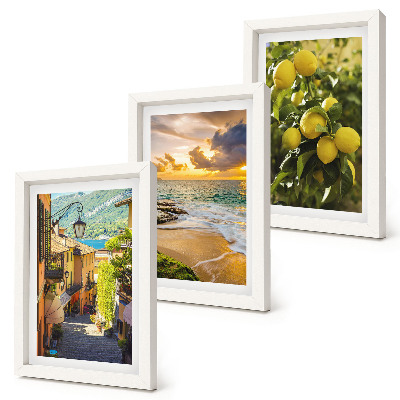 Triptych v ráme Malebné ulice, more, pláž a citrusové stromy