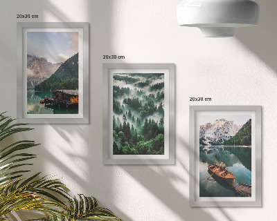 Triptych v ráme Horská krajina s jazerom, loďou a lesom v hmle