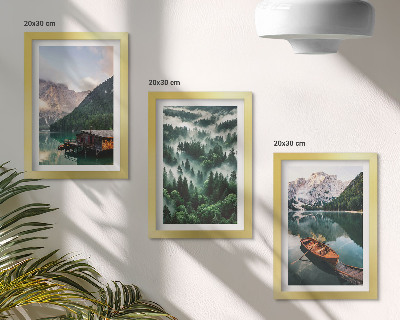 Triptych v ráme Horská krajina s jazerom, loďou a lesom v hmle