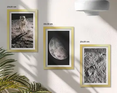Fotografia stopy astronauta na Mesiaci triptych v ráme