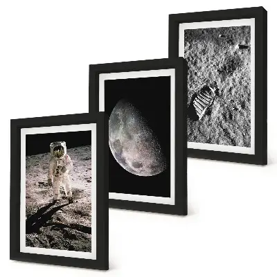 Fotografia stopy astronauta na Mesiaci triptych v ráme