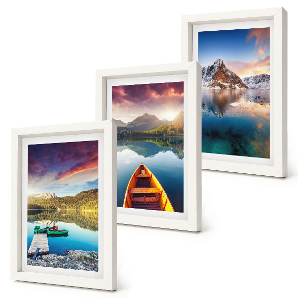 Triptych v ráme Pokojné jazerá s horskou scenériou a loďkou
