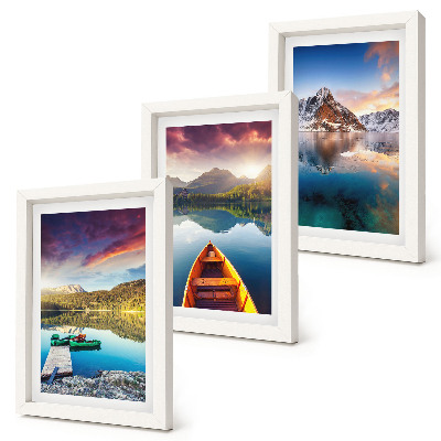 Triptych v ráme Pokojné jazerá s horskou scenériou a loďkou