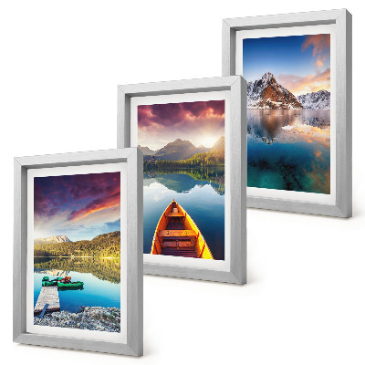 Triptych v ráme Pokojné jazerá s horskou scenériou a loďkou