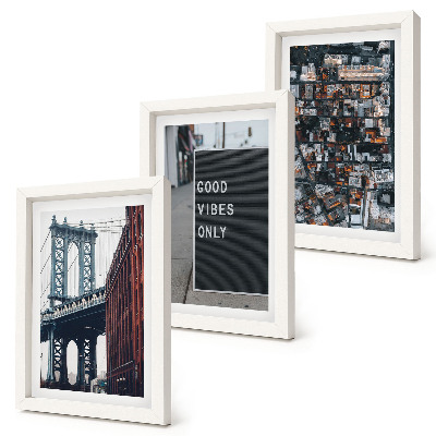 Triptych v ráme Letecký pohľad na most v meste s uličnými tabuľami