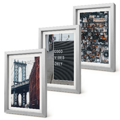 Triptych v ráme Letecký pohľad na most v meste s uličnými tabuľami