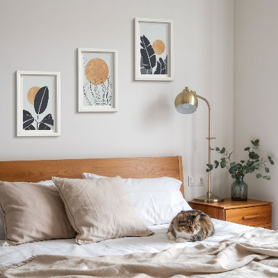 Triptych v ráme Rastlinné vzory s veľkými slnkami, minimalistický štýl