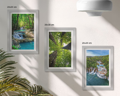 Triptych v ráme Vodopády v zelenom lese s krištáľovo čistou vodou