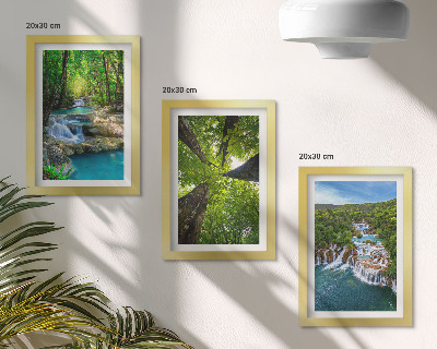 Triptych v ráme Vodopády v zelenom lese s krištáľovo čistou vodou