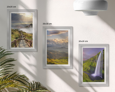 Triptych v ráme Malebná horská krajina s vodopádom a chodníkom